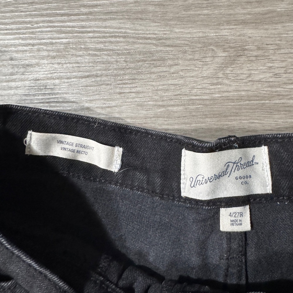 Universal Thread Vintage Straight High Rise Crop Jeans - Picture 5 of 5